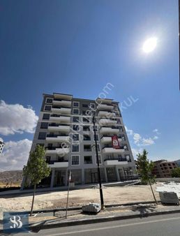 Sb Gayrımenkul'den Cadde Üzeri 1.5+1 Sıfır Daire