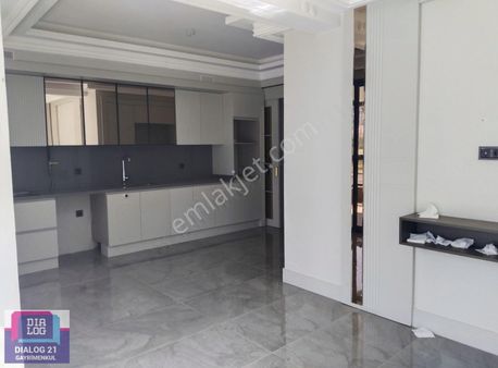 Kutay Deluxe Acil Satılık 160 M2 Giriş Kat Pırıl Pırıl Daire