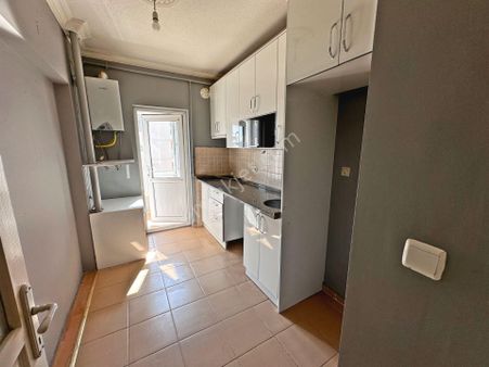 Acil Satılık!! Esentepe Sitesinde Manzaralı 2+1 Satılık Daire