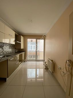 Avcılar Cihangirde Geniş Kullanımlı 3+1 Ara Kat Satılık