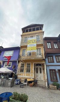 Olivium'dan Girit Mahallesinde Satılık Deniz Manzaralı Köşk