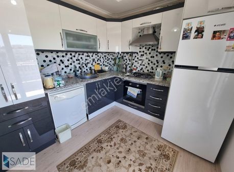 Sadeden 35.sokak Cepheli Geniş Doğalgazlı Satılık 3+1