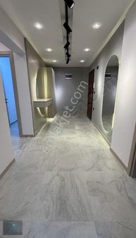 Balçova Sakarya Cad. Arakat,asansörlü,lüks 3+1