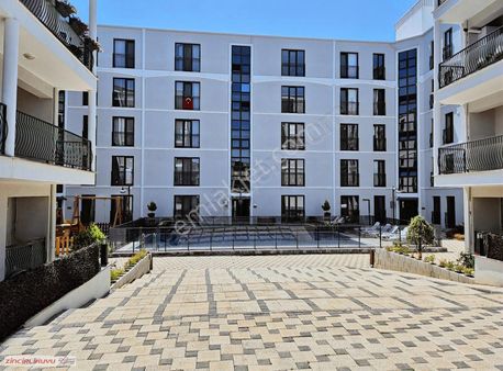 Kent Meydanı Sitede Havuzlu,kapalı Otoparklı Bahçeli 3+1-170m2