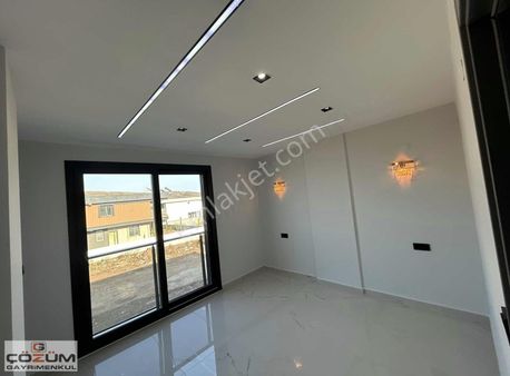 Didim Efelerde Havuzlu Ebeveyn Banyolu Harika Villa