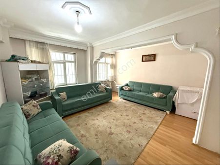 Alaçatı Dan 50.yıl Mah 1.kat Gibi Hisseli 90 M2 2+1 Yüksek Giriş