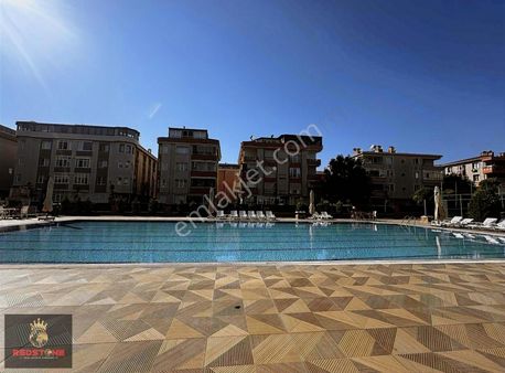 Büyükçekmece Fatih Mahallesi Gül Evlerinde 4+1 Satılık Daire