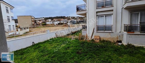 Sığacık Merkezde Kapalı Mutfaklı Yüksek Giriş 2+1