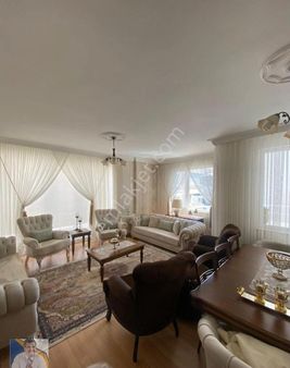 Van İpekyolu Alipaşa Mahallesinde İlhami Çakırtaş Emlak A.ş.'den Satılık 3+1 Site İçi Daire