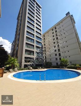 Caddebostanda Bağdat Cad. Yakın 150 M2 Havuzlu Satılık 3+1 Daire