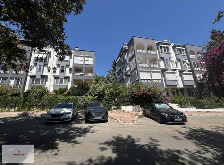 Güzeloba Örnekköy'de Denize Yürüme Mesafesinde Satılık 2+1 Daire