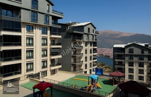 Uğur Gayrimenkul'den Hisar Denizpark Panorama'da Satılık Daire