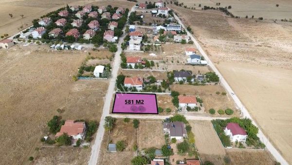 Antalya Korkuteli Uzunoluk Mah. 581 M2 Köşe Parsel