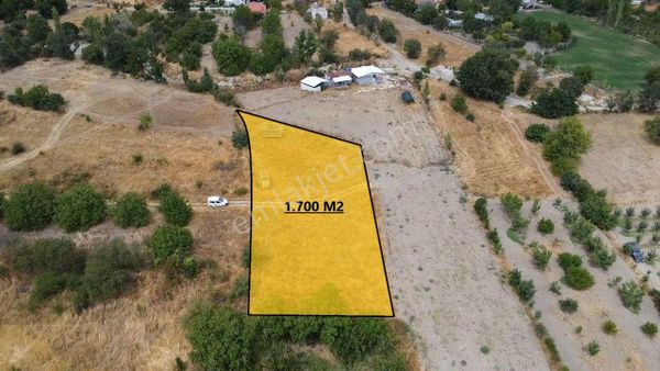 Antalya Korkuteli Yeşilyayla Mah. 1.700 M2 Resmi Yolu Var