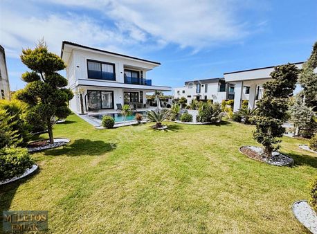 Didim Efeler Mahallesinde 500m2 Arsa İçinde 4+1 Ultra Lüks Villa
