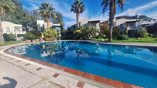 Yalıkavak'ta,plaja 500 Mt., Site İçi, 3+1 Düzayak Müstakil Villa