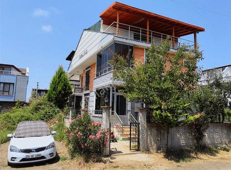 Etkin Gayrimenkul Den Yalı Mah.plaj Yakın Villa Satılıktır.