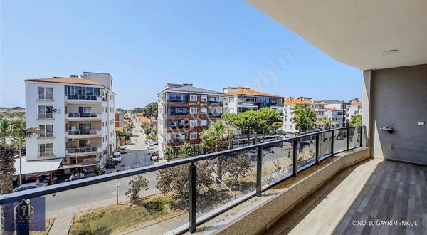 No:10 Gayrimenkul'den Ön Cephe Cadde Üstü Ebeveyn Lüks 3+1 Daire
