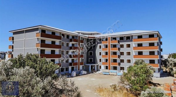 No:10 Gayrimenkulden-güvenlikli Ve Havuzlu Site İçinde 1+1 Daire