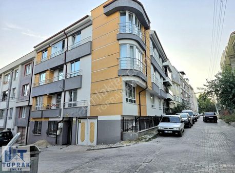 Toprak Emlak'tan Güzel Konumda Asansörlü Satılık 2+1 Daire