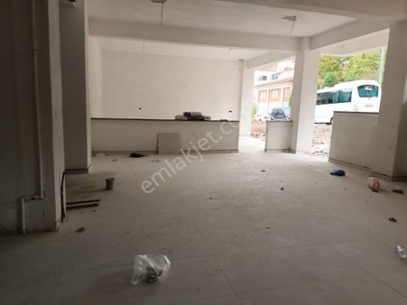 Körfez Hacıosman Mahallesinde Cadde Üzeri 90 M2+250 M2 Ofis Ve Dükkan