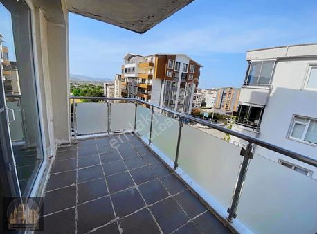 2+1 Geniş M2 Aile Apartmanında Satılık Daire!!!