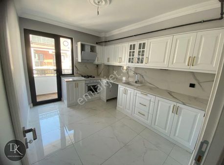 Deniz Gayrimenkul'den Salı Pazarında Satılık Daire