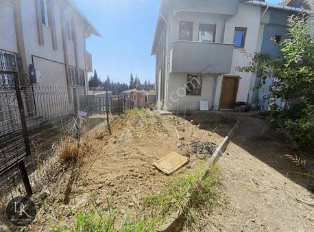 İki Tapu Tek Fiyat.müstakil Bahçeli Villa Ve 333m2 Arsa.