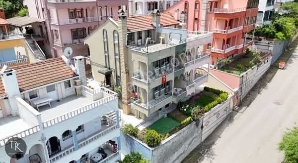 Deniz Gayrimenkul'den İkizevler Sitesinde Bakımlı 3+1 Tripleks