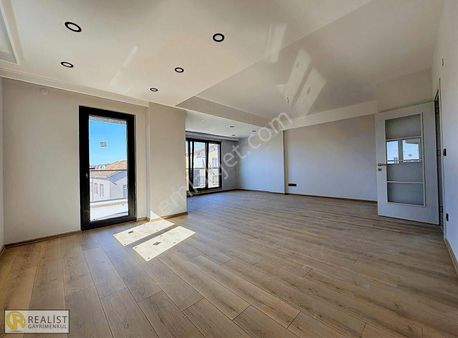 Çamlıktepe De Çok İyi Konumda Lux 3,5+1 Ara Kat Daire