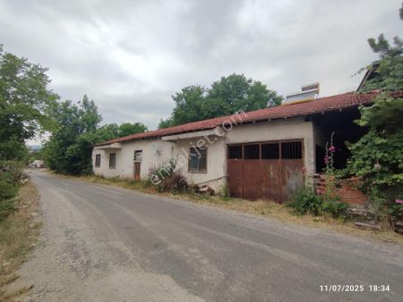 Bolu Yakuplar Köyü 150 M2 Kiralık Ahır - Depo