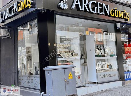 Remax Mid Atalar Caddesinde Kıralık Köşe Dükkan
