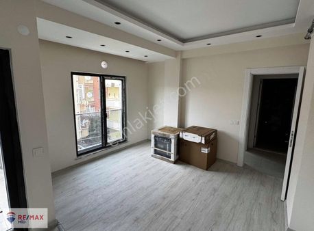 Plevne Mah. Balkonlu Ön Cephe Ara Kat Satılık 1+1 Daıre