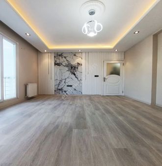 Pınar Mahallesinde Şık Dekorlu 1+1 Satılık Daire