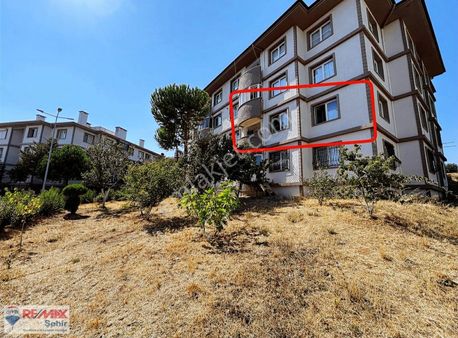 Re/max Şehir'den Çalıca Konutlar'da Satılık Daire