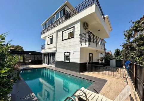 Alanya Konaklı'da Müstakil Yeni Yapılı 4+1 Havuzlu Villa