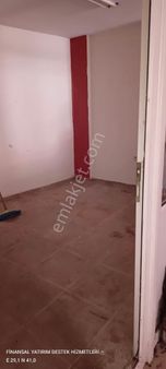 Ümraniye Tepeüstü Tavukçuyolu Caddesi Üzerinde Depo Daire Elektrik Su Mevcut Bekara Çalışana Kiralık