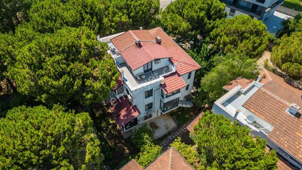 Antalya Guzeloba Hekimköy Sitesinde Satılık 3+1 Villa