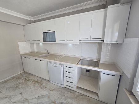 ▄▄jet Emlak'tan Sarıkız'da Arakat Ön Cephe Masrafsız Satılık 2+1