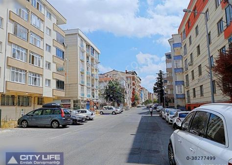 Muhittin Mahallesi'nde Satılık Ara Kat 3+1 140m2 Daire
