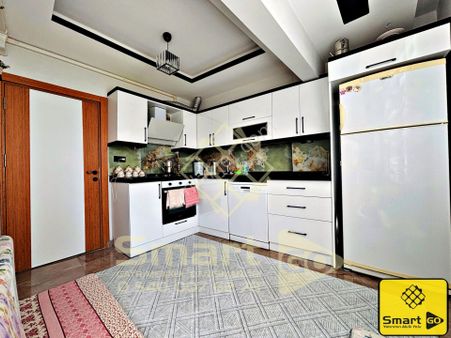 Çınarlı'da 2+1 Tadilatlı Satılık Daire