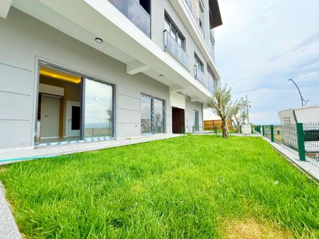 ▶ ▶akçay Körfez'den Sıfır Geniş Bahçeli Full Ön Cephe 2+1 Satılık Daire