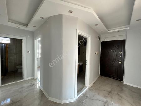 Mezitli Menderes Te Satılık 3+1 Ayrı Mutfak Daire