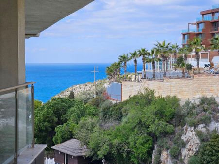 Kuşadası Ramada Resort'te Satılık 2+1 Çatı Dubleks