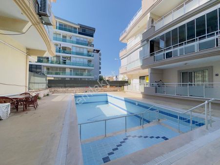 Didim Merkez'de Havuzlu Sitede 2+1 90m² Geniş Daire
