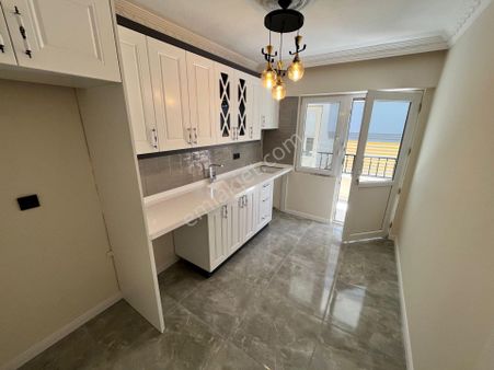 Didim Merkez'de 3+1 Ayrı Mutfak Masrafsız Ara Kat Daire