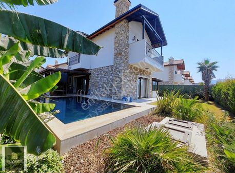 Kuşadası Soğucak'ta Modern Köy Konseptli Tam Müstakil Villa
