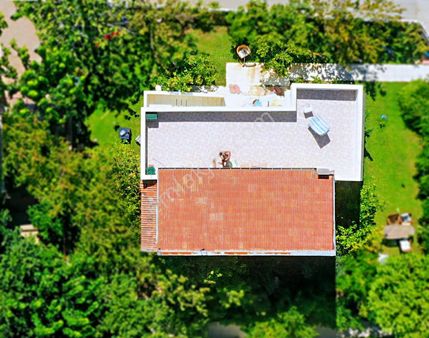 Altınoluk İlkbahar'dan Denize Yakın Sitede Kiralık Eşyalı Müstakil Villa