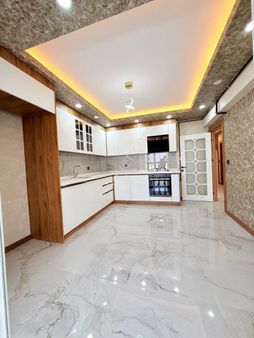 Yıldız'dan Çarşı İçinde Ara Kat Ön Cephe Ultra Lüx 3+1 !!!!1