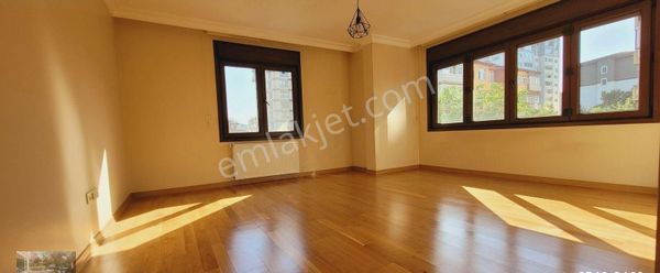 Boş .... Minibüs Cad. Yakın Balkonlu Kombili 70 M2 Net 2+1 Daire